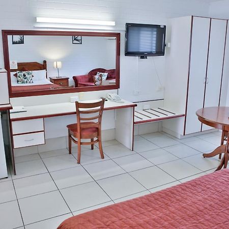 Central Park Motel Rockhampton Bagian luar foto
