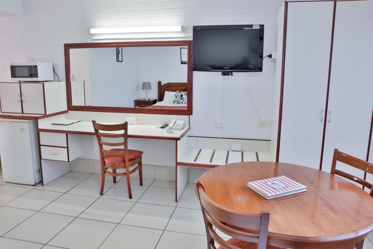 Central Park Motel Rockhampton Bagian luar foto