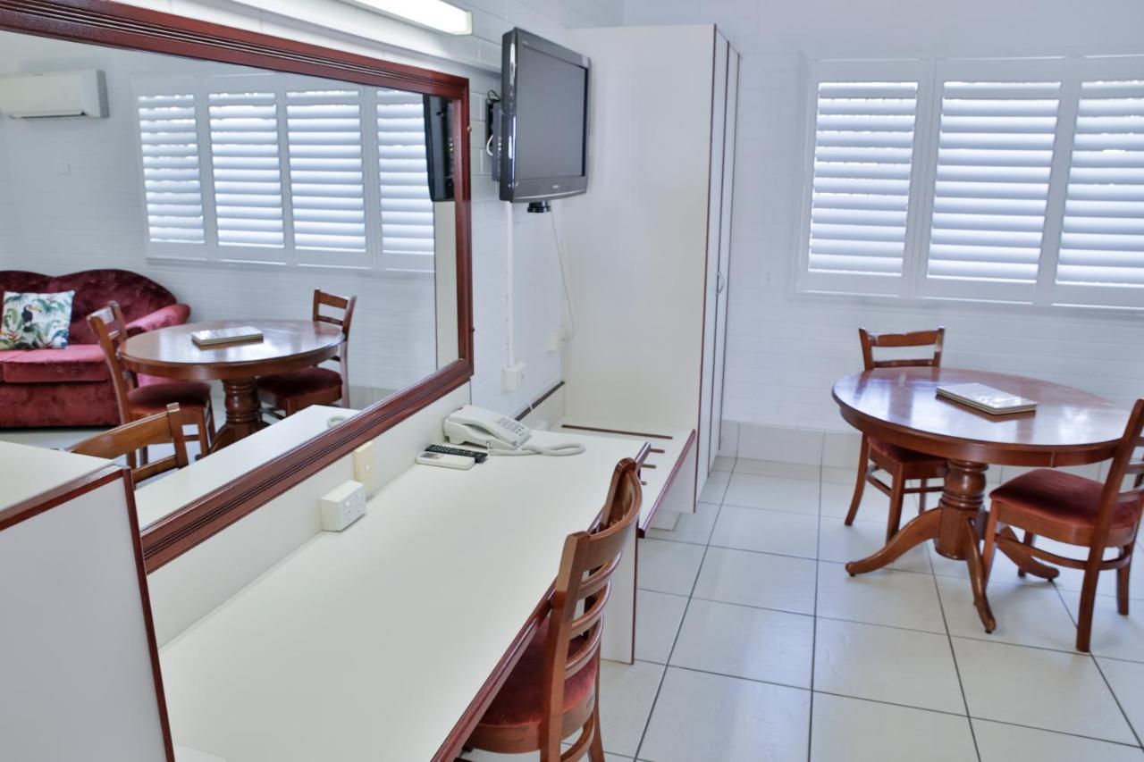 Central Park Motel Rockhampton Bagian luar foto