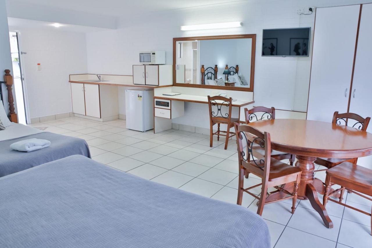 Central Park Motel Rockhampton Bagian luar foto